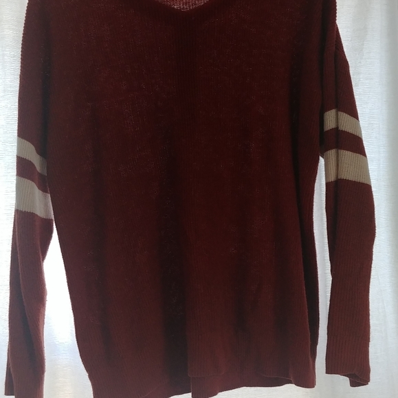 American Eagle Sweater - Picture 3 of 3